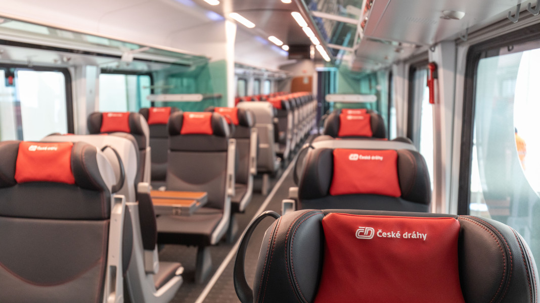 Obchodní tým a naši vývojáři mají zásluhu na dodání supermoderních expresních železničních vozech pro České dráhy